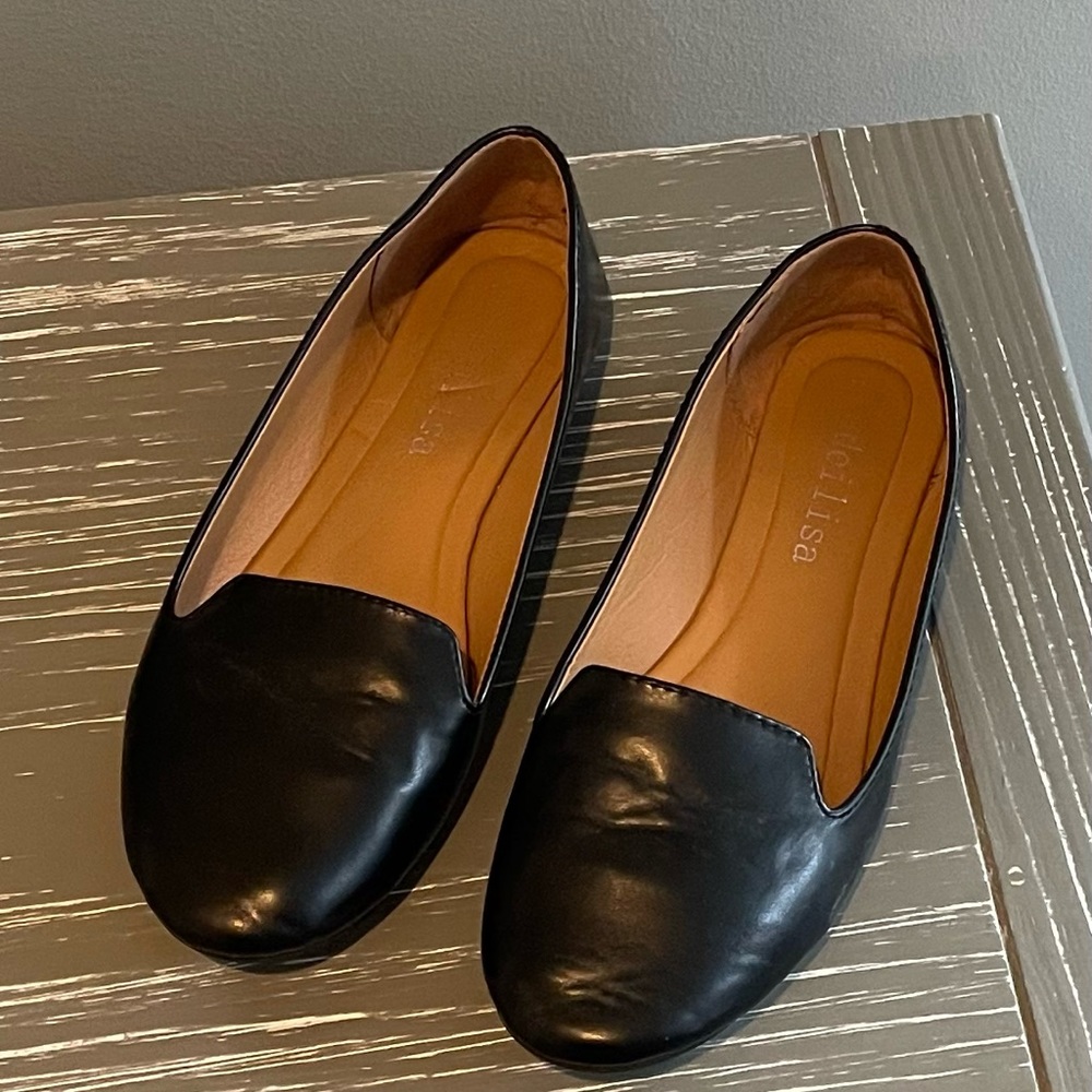 Black Simple Flats | 9